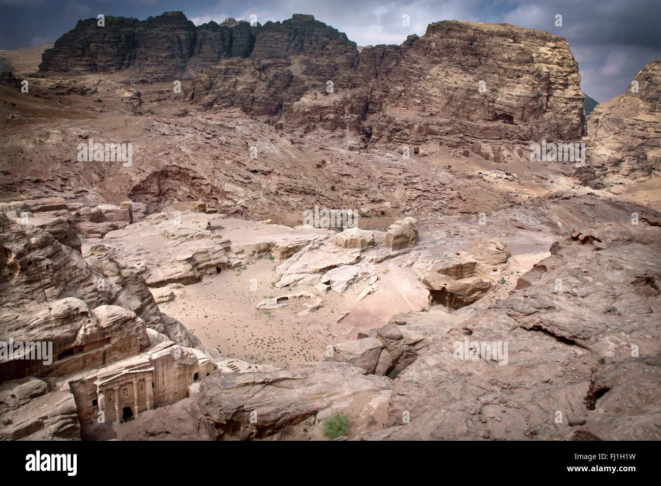 Jabal al-Madhbah es una montaña en Petra (Jordania) Foto de stock