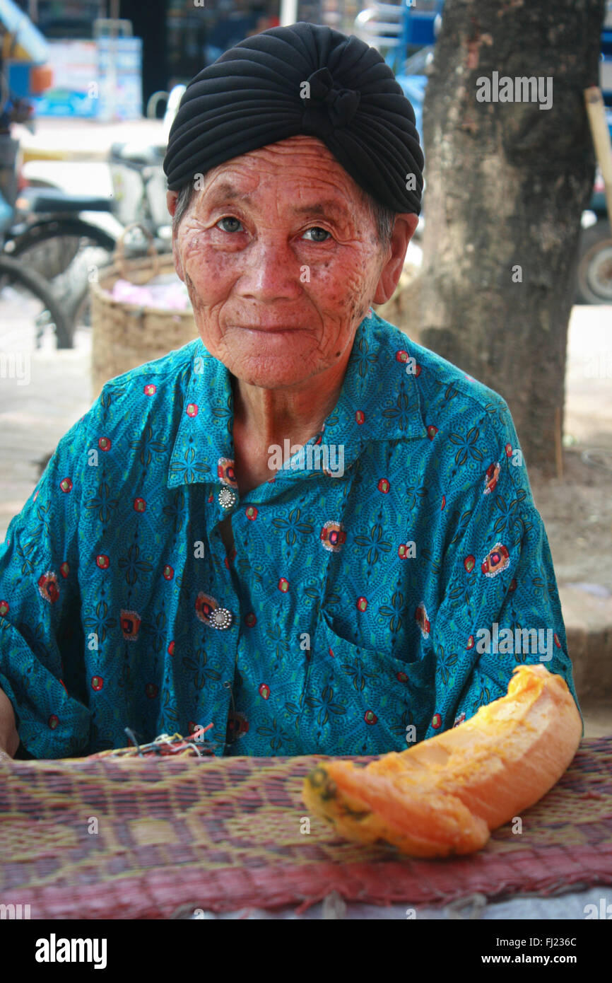 Bello retrato de mujer , Laos Laos Foto de stock