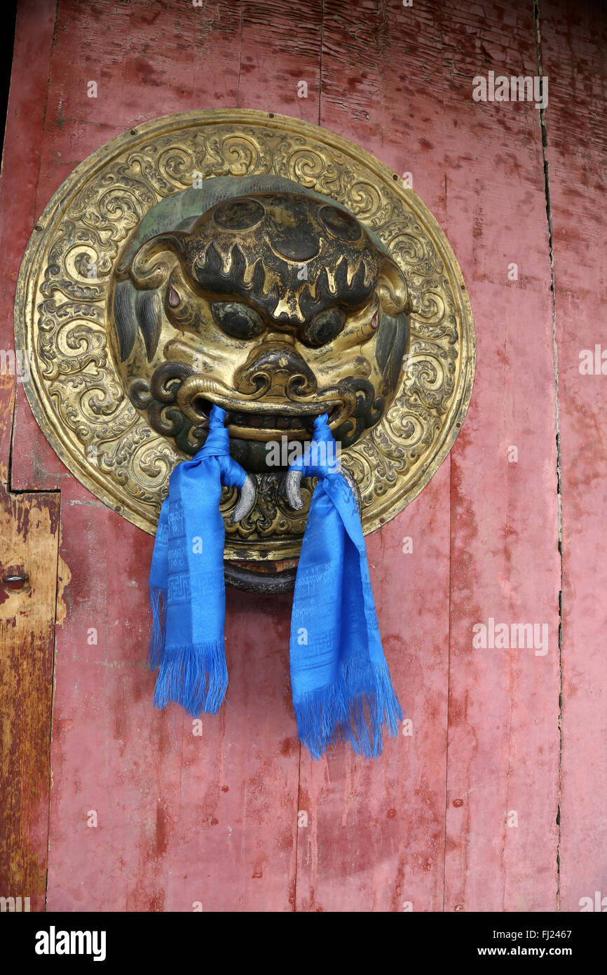 En el interior de la campana de la puerta interior del Erdene Zuu monasterio , Mongolia Foto de stock