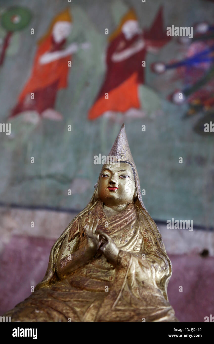 Estatua de Buda en el interior el ERDENE Zuu monasterio , Mongolia Foto de stock