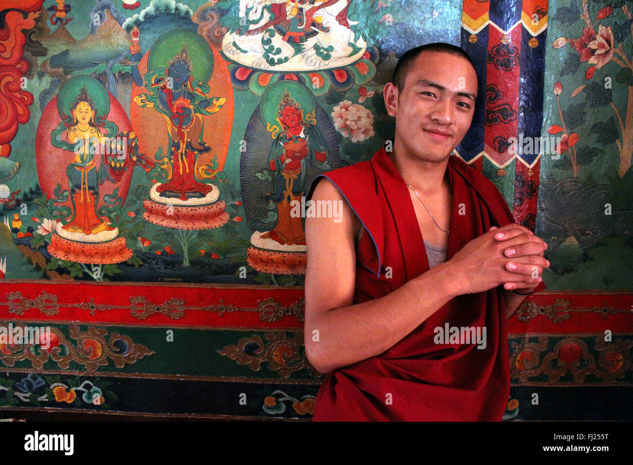 Retrato del monje en nepalí Tharig Sakya gompa en Boudhanath Foto de stock