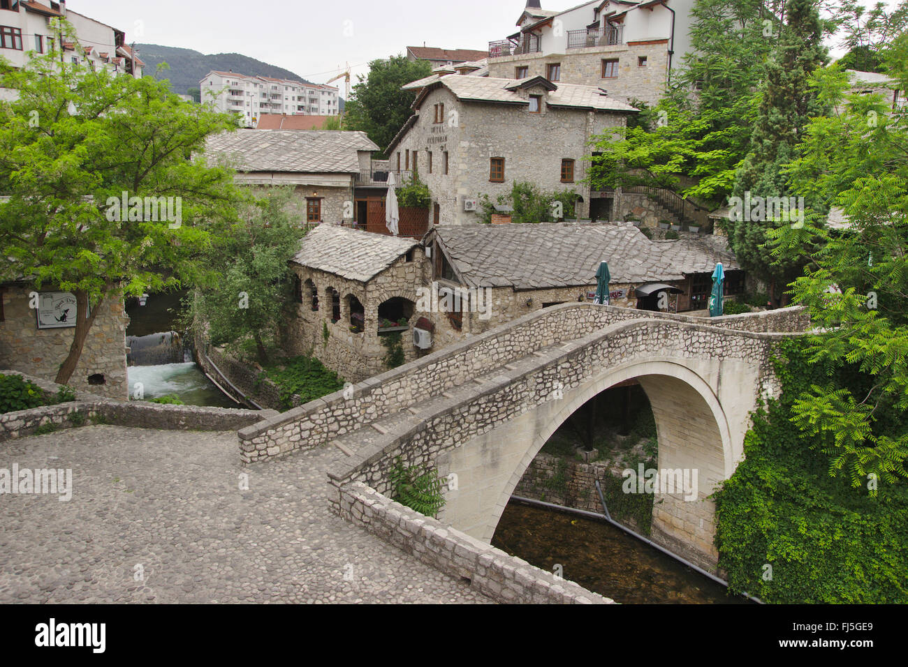 Stari Most, el Puente Viejo de Mostar, en Bosnia y Herzegovina, Mostar Foto de stock