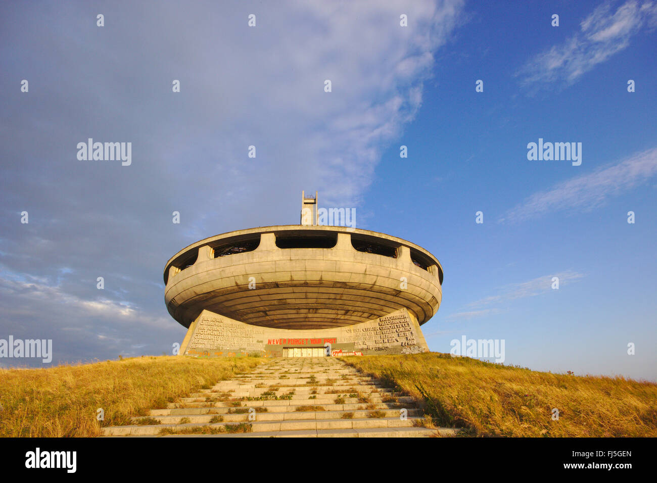 Monumento Buzludzha, Bulgaria Foto de stock