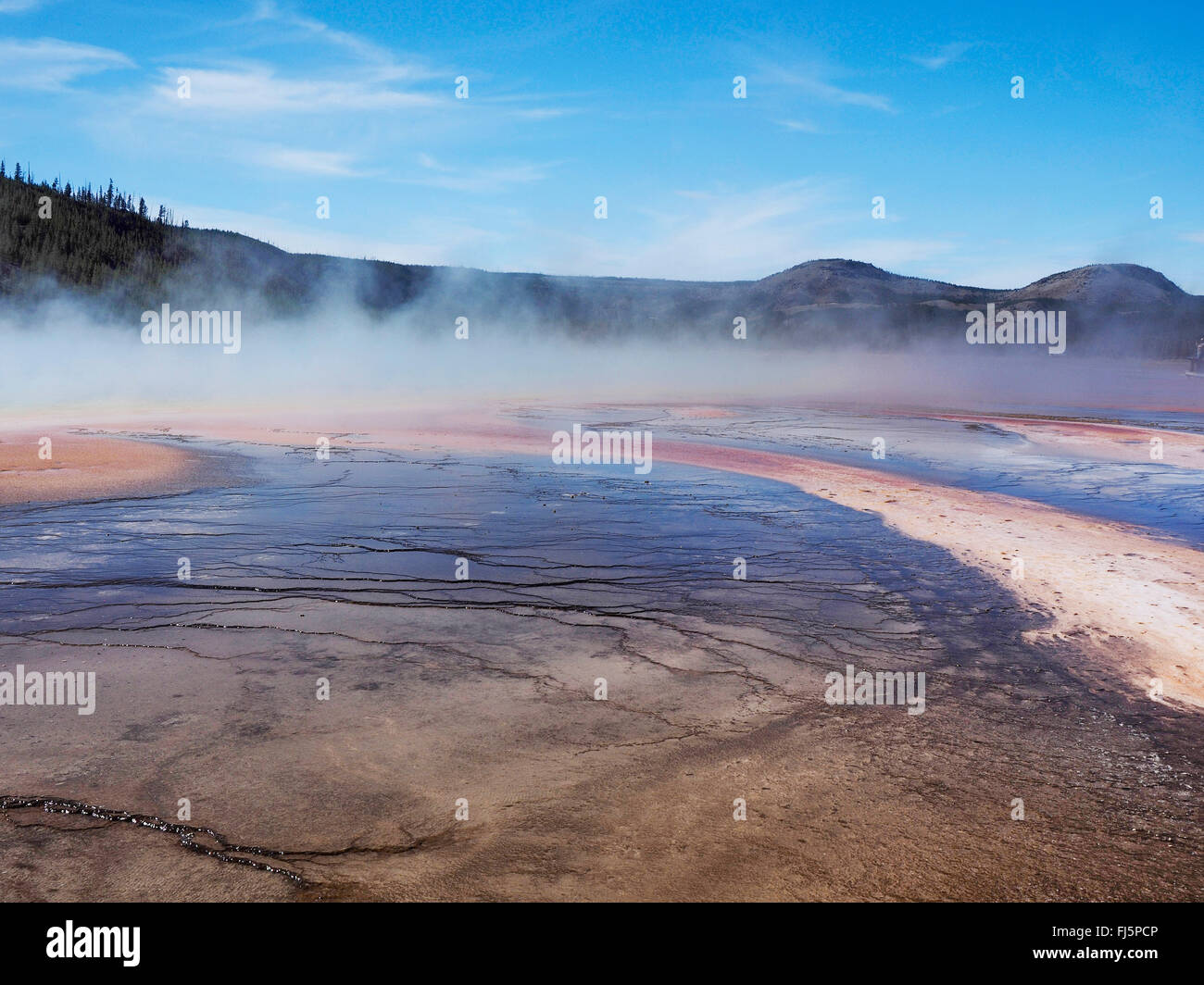 Grand Prismatic Spring, Midway Geyser Basin, EE.UU., el Parque Nacional Yellowstone, Wyoming Foto de stock