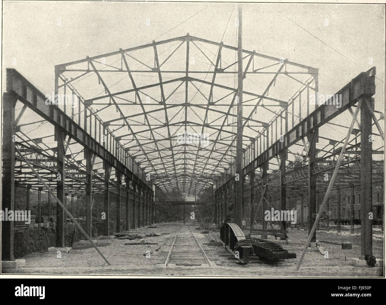 Catálogo de información útil y tablas en relación al hierro, hojas y otros productos fabricados