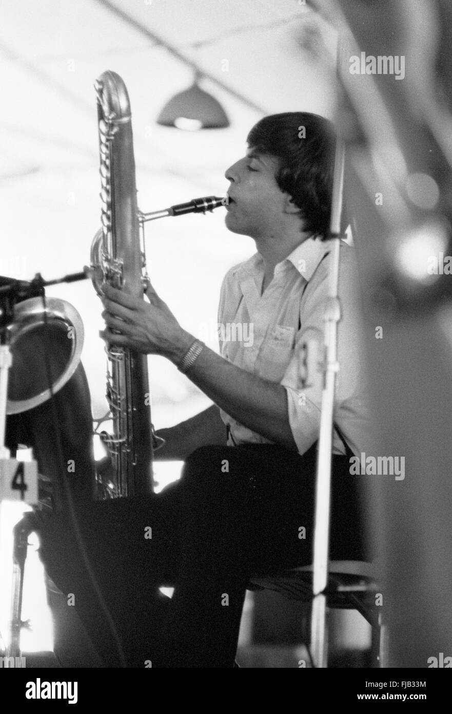 Vince Giordano en el Kool Jazz Festival en Stanhope, Nueva Jersey, junio de 1982. Foto de stock