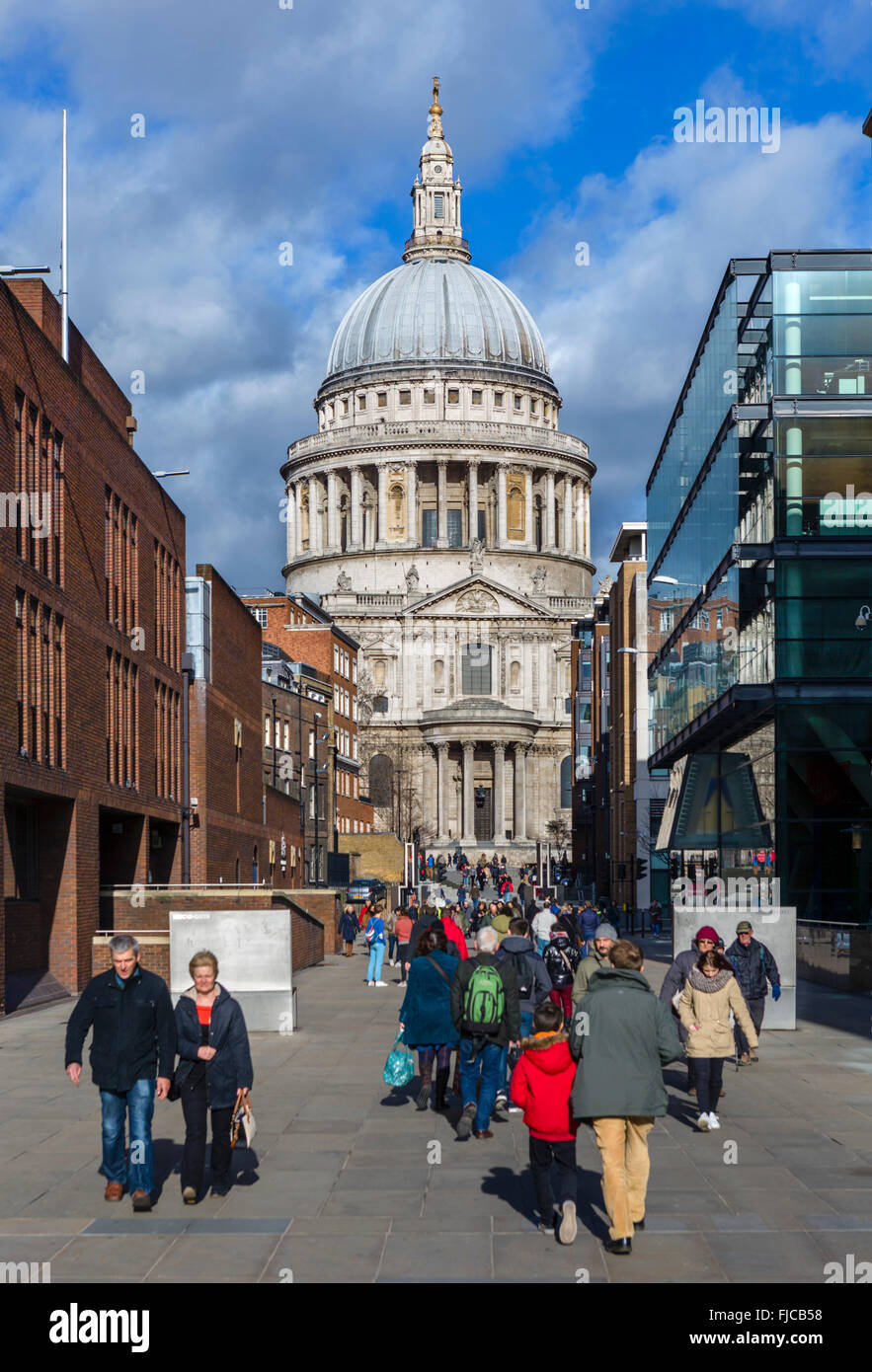 La Catedral de St Paul, de Peter's Hill, Londres, Inglaterra, Reino Unido. Foto de stock