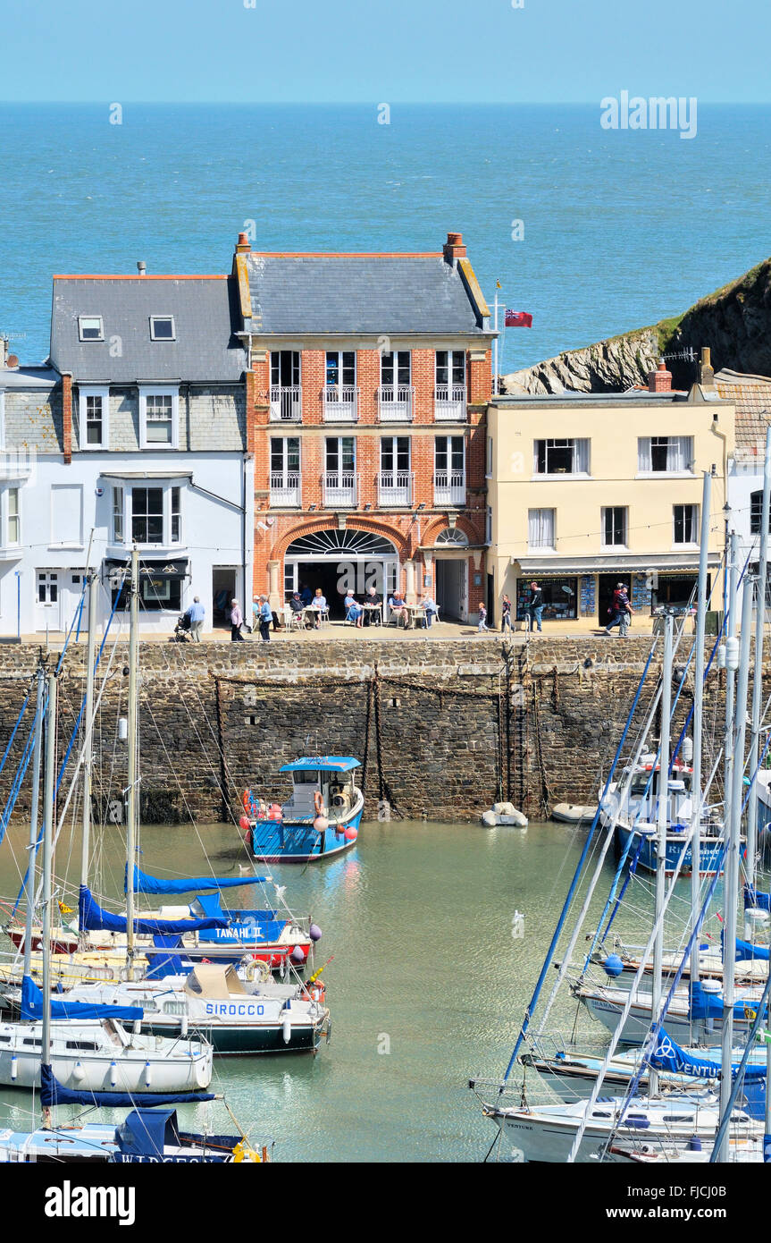 Damien Hirst's restaurant No.11 El Muelle, Ilfracombe, Devon, Inglaterra, Reino Unido. Foto de stock