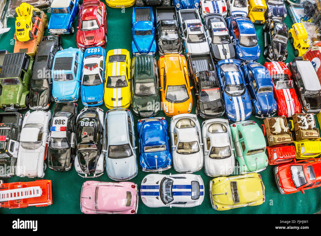 Carros de juguete y camiones Fotos e Imágenes de stock - Alamy