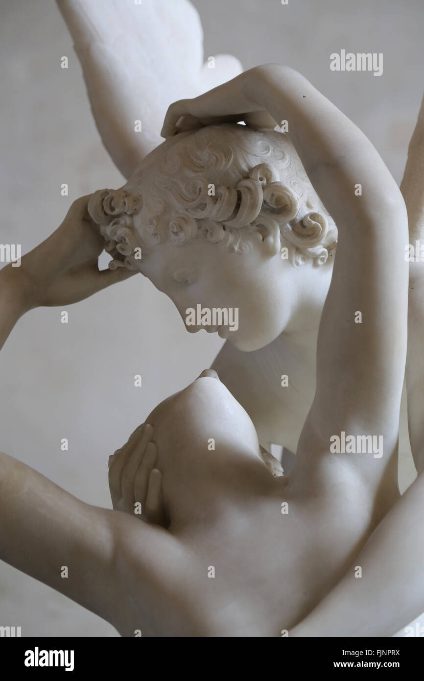 Psiquis reanimado por Cupid's Kiss. Escultura realizada por el escultor neoclásico italiano Antonio Canova (1757-1822). Mármol, 1787. Museo del Louvre. Foto de stock