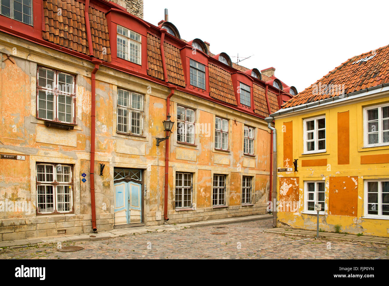 Geografía / viajes, Estonia, Tallinn, la ciudad vieja, callejón, Additional-Rights-Clearance-Info-Not-Available Foto de stock