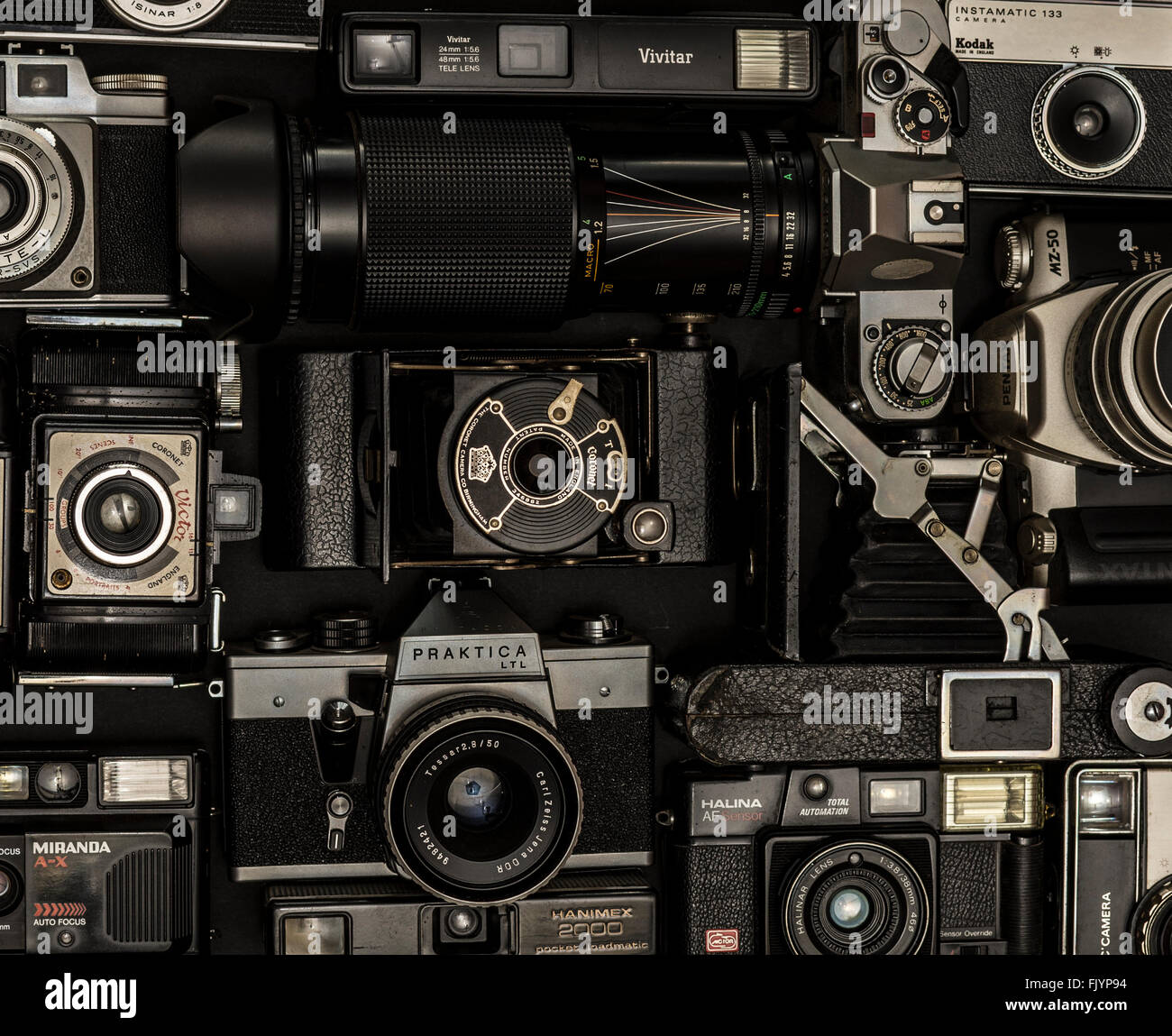 Colección de cámaras antiguas y vintage Fotografía de stock - Alamy