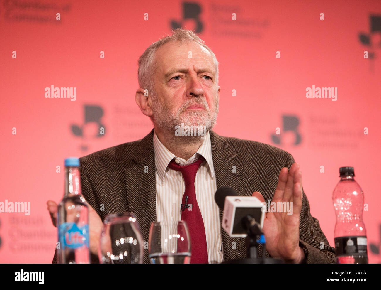 Líder laboral,Jeremy Corbyn,habla en la Conferencia de Cámaras de Comercio Británicas Foto de stock