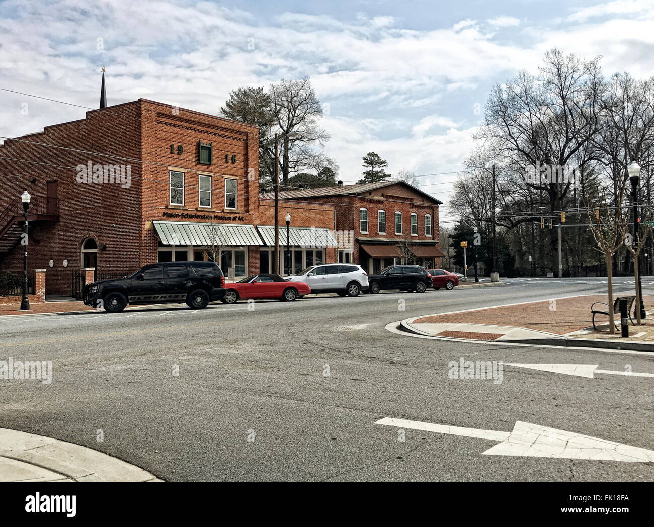 La intersección principal en el casco antiguo de una ciudad pequeña, Demorest, Georgia el 3 de marzo de 2016. Su población es de alrededor de 1500 y es n Foto de stock