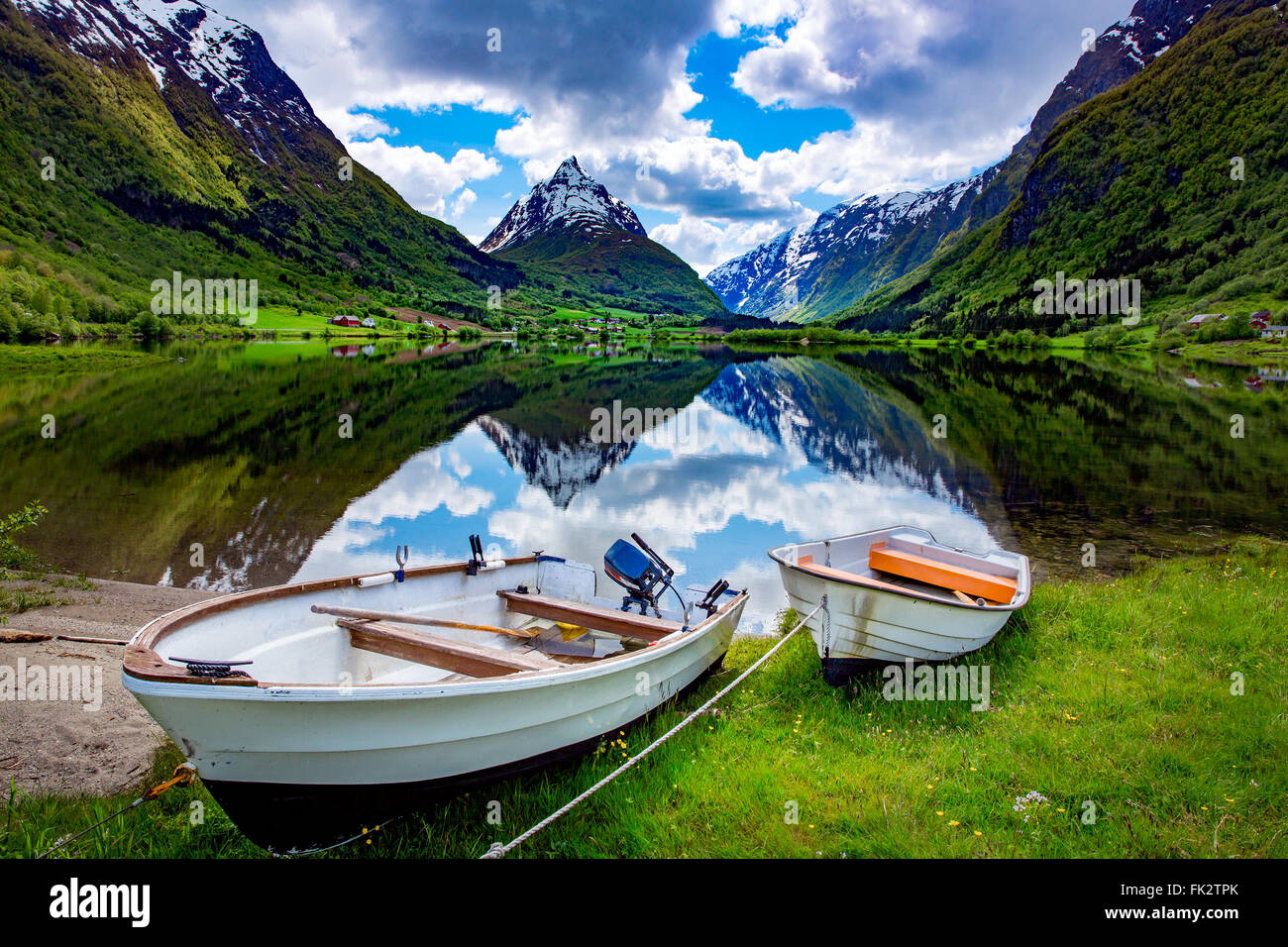 Hermosa naturaleza noruega paisaje natural. Foto de stock