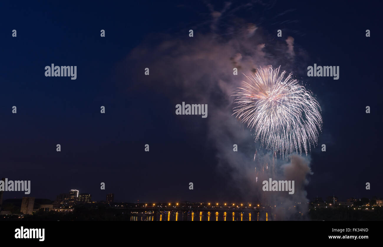Celebración de Fireworks en una ciudad norteamericana Foto de stock