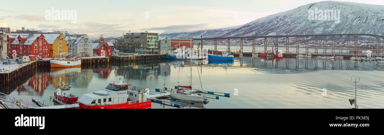 Puerto de Tromso en Tromsø, Municipio, Noruega. Octubre 24,2013 Foto de stock