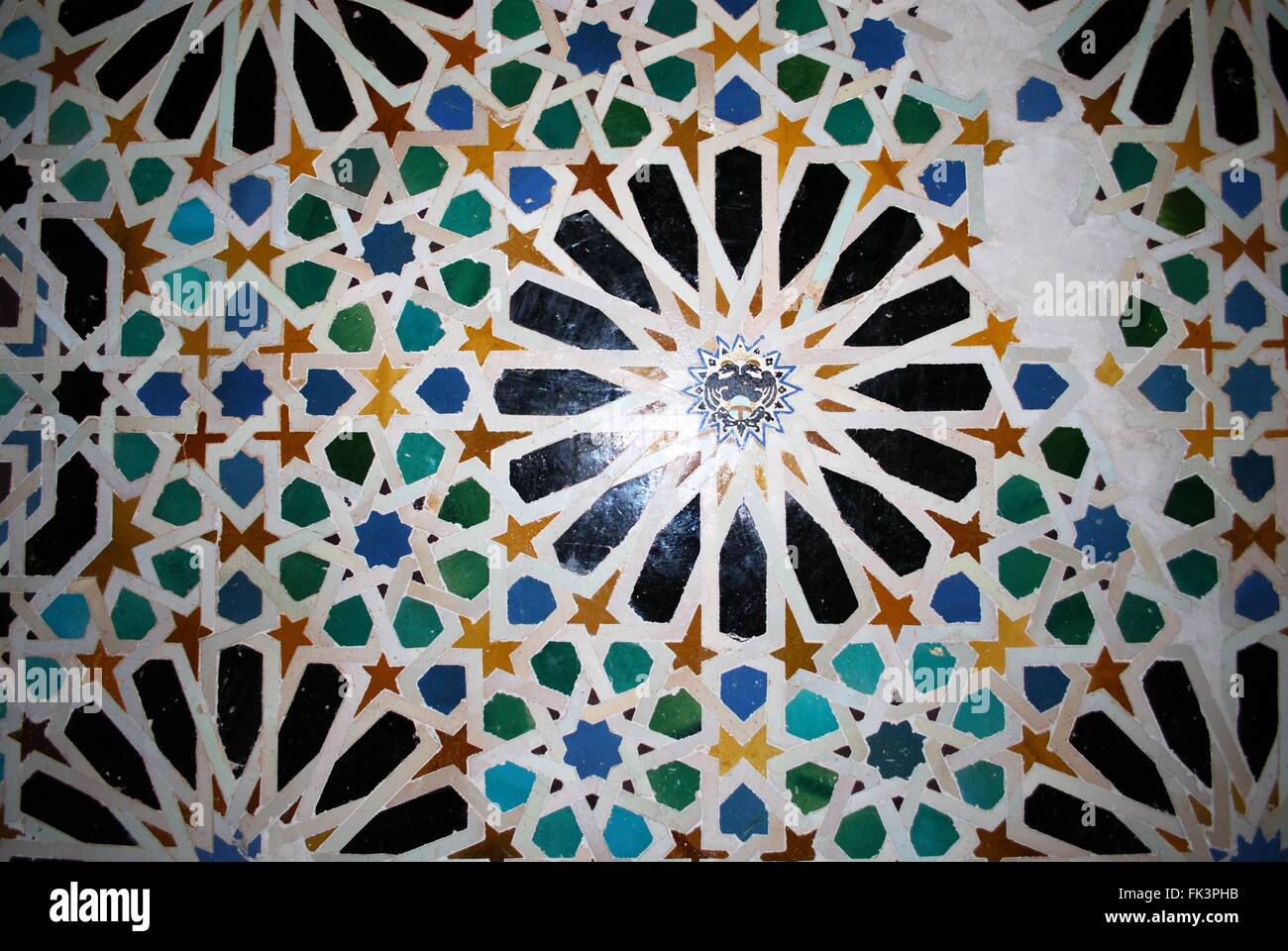 Los azulejos de cerámica de la pared en el palacio nazarí, el Palacio de la  Alhambra, Granada, provincia de Granada, Andalucía, España, Europa  Occidental Fotografía de stock - Alamy