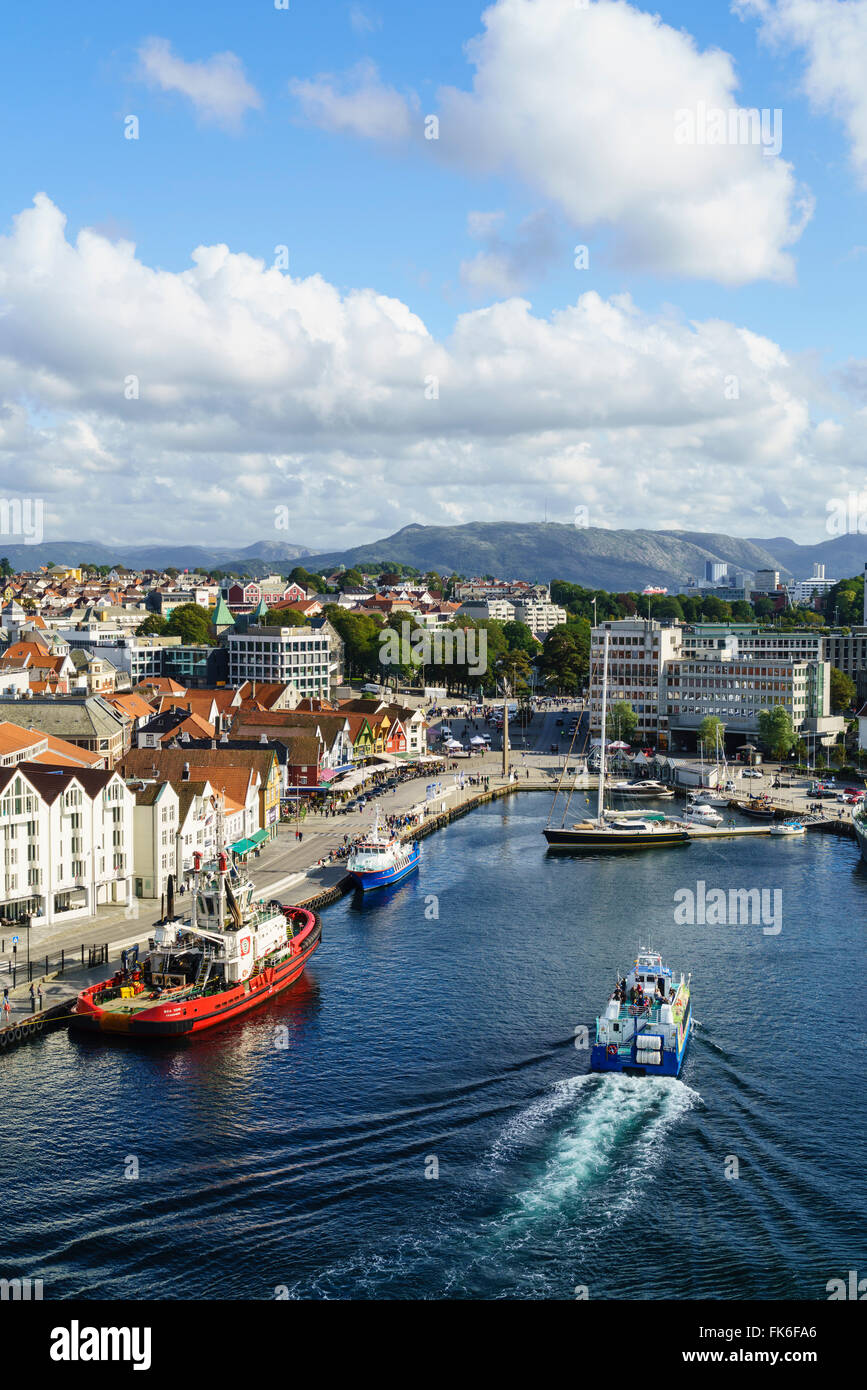 Vagen, Stavanger's Inner Harbor, Stavanger, Noruega en la tercera ciudad más grande y el centro de la industria petrolera del país, Noruega Foto de stock