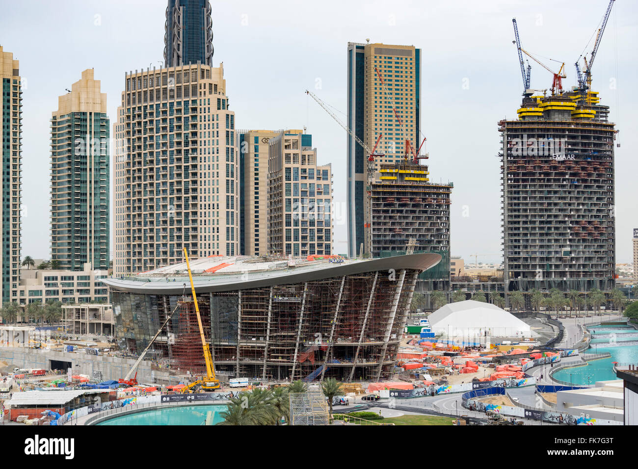 Sitio de construcción de la nueva casa de ópera en el centro de Dubai, Emiratos Árabes Unidos Foto de stock