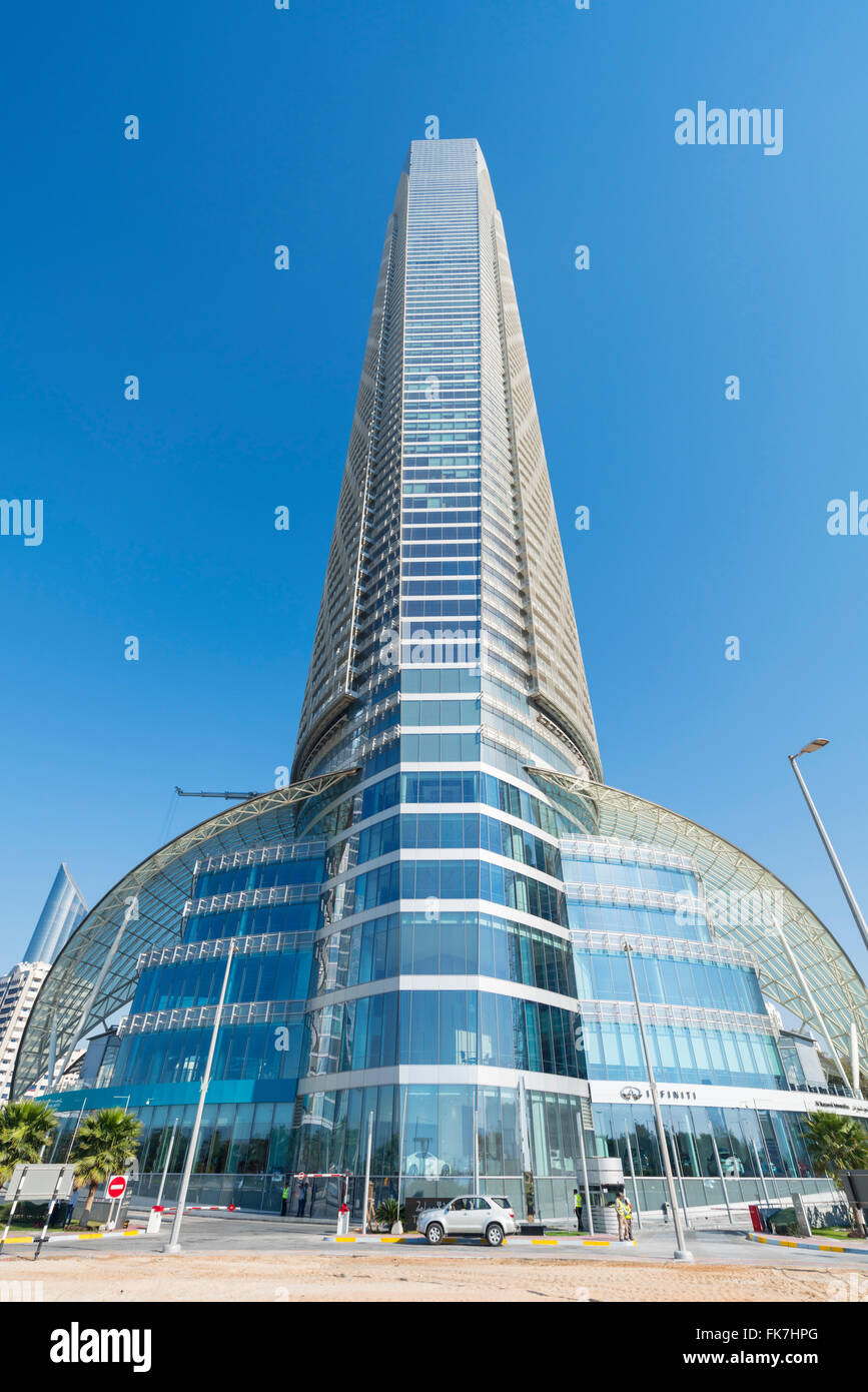 Vista exterior de la torre en Abu Dhabi, Emiratos Árabes Unidos Foto de stock