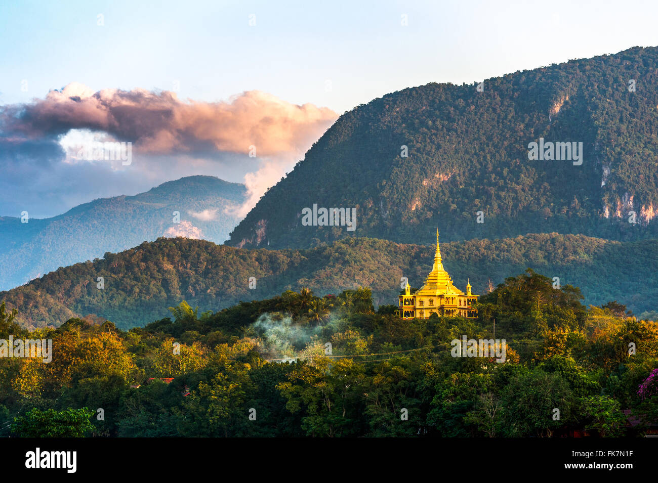 Asia. Asia sudoriental. Laos. Provincia de Luang Prabang, Wat Phao Teléfono. Foto de stock