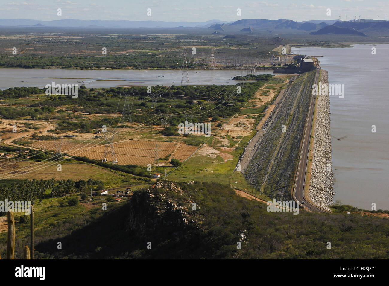 El lago de la Represa Hidroeléctrica de Sobradinho Foto de stock