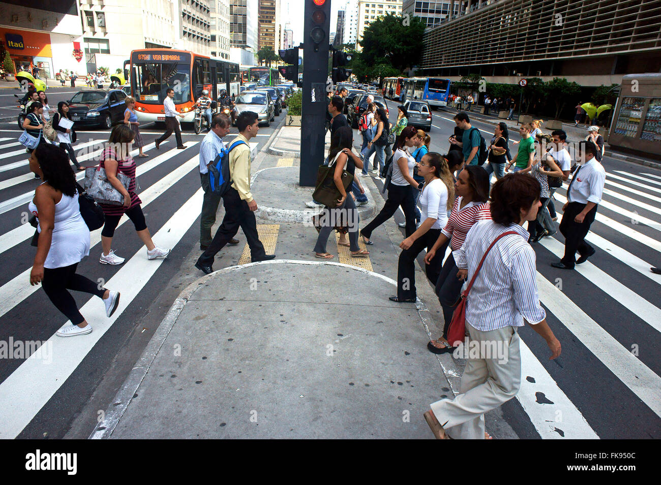 Cruce peatonal Avenida Paulista Foto de stock