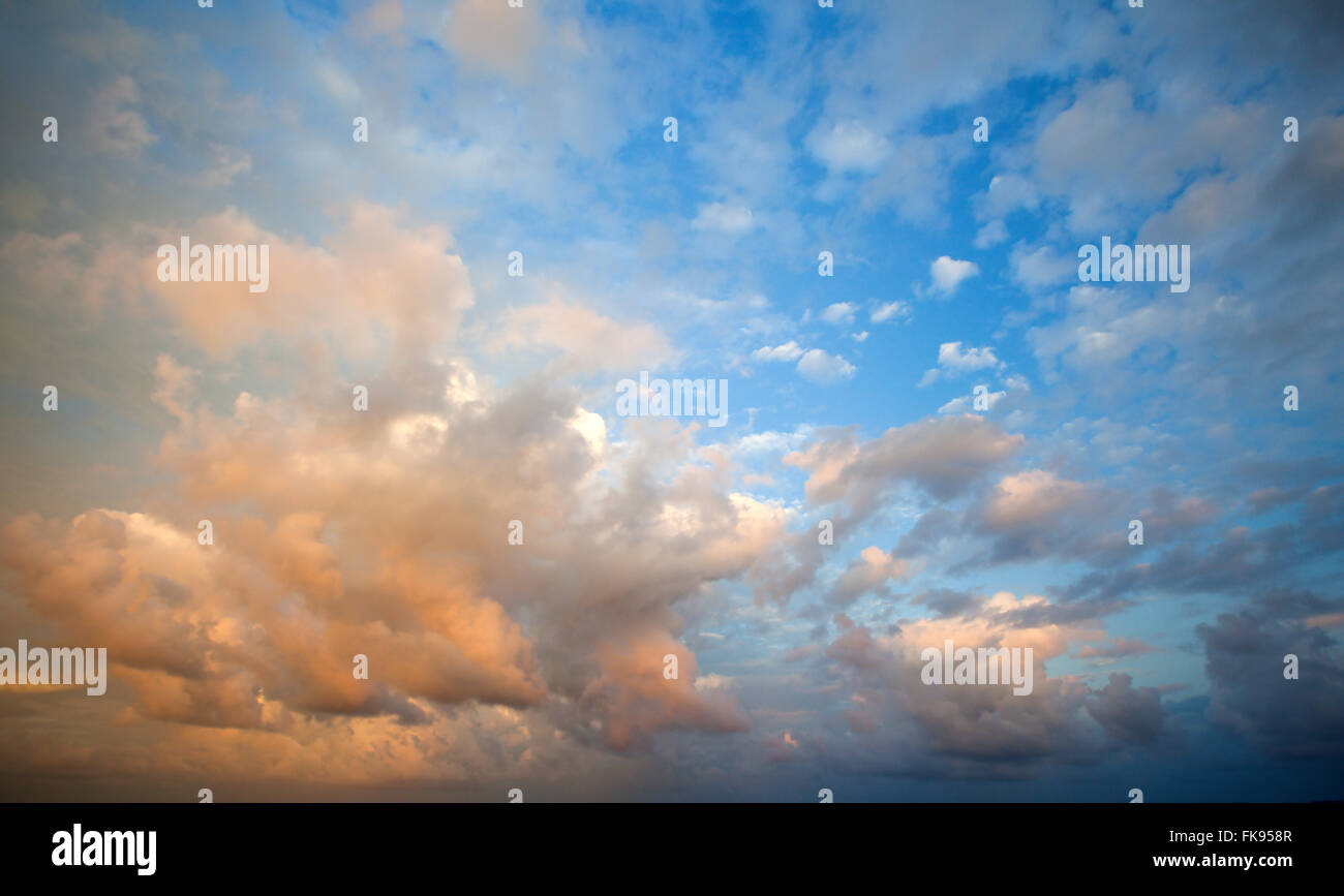 cielo nublado Foto de stock
