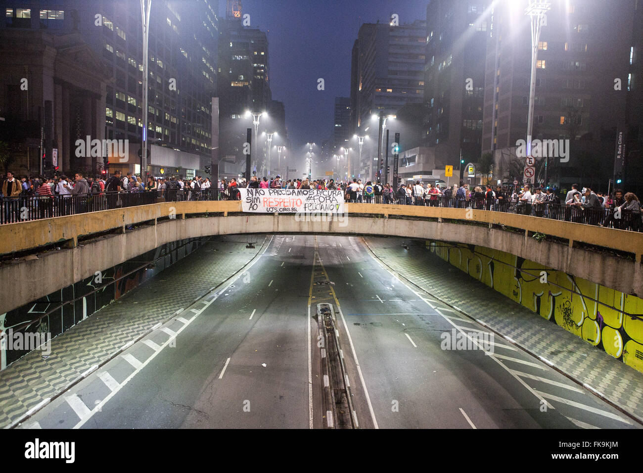 Manifestación de pase libre movimiento contra el aumento en el precio del autobús Foto de stock