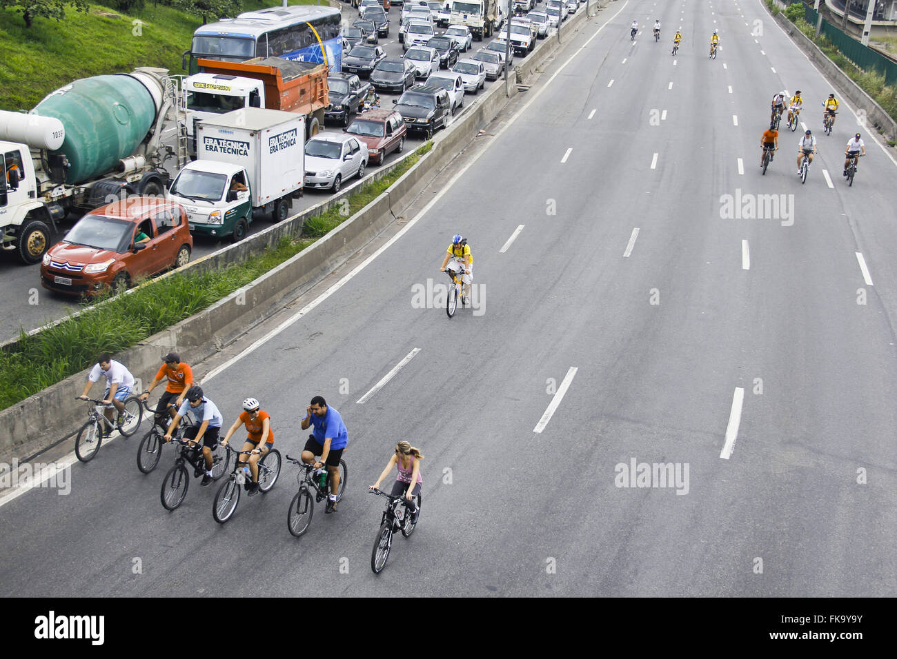 World Tour en Bicicleta - bicicleta durante la conmemoración del aniversario de la ciudad - 459 años Foto de stock
