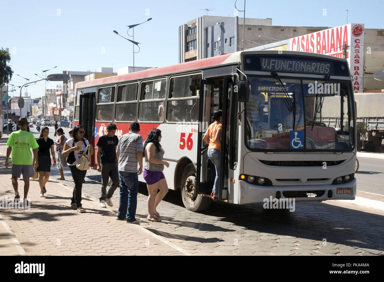 El transporte público de la ciudad occidental de obstáculos - Bahia Foto de stock