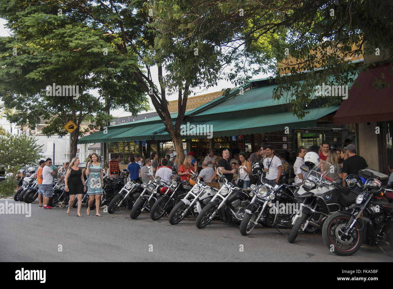 Jacare Grill - Restaurante frecuentado por ciclistas en armonía Street - Vila Madalena Foto de stock