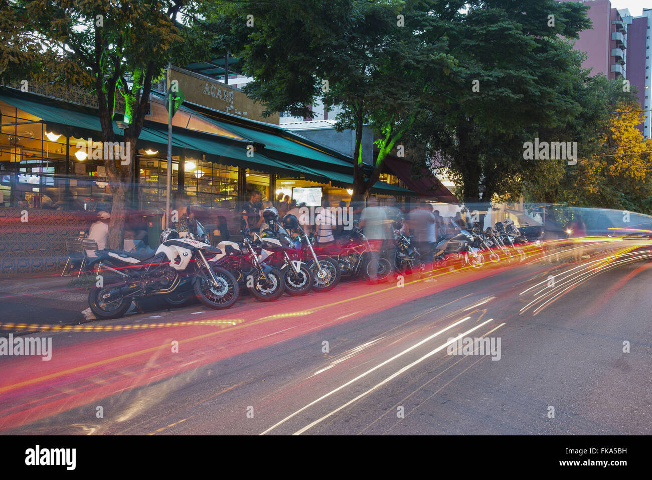 Jacare Grill - Restaurante frecuentado por ciclistas en armonía Street - Vila Madalena Foto de stock