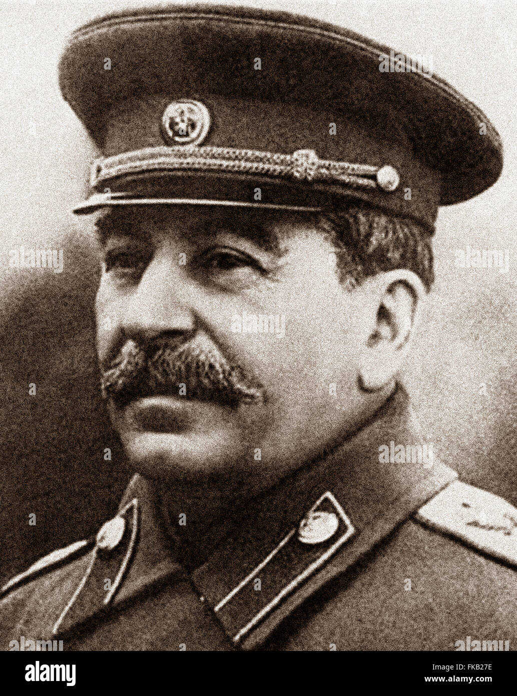 Joseph Vissarionovich Stalin fue el Primer Ministro de la Unión Soviética a partir del 6 de mayo de 1941 hasta su muerte en el 5 de marzo de 1953. 1942 imagen desde Archivos de Prensa - Servicio de retrato antiguo retrato de prensa mesa Foto de stock