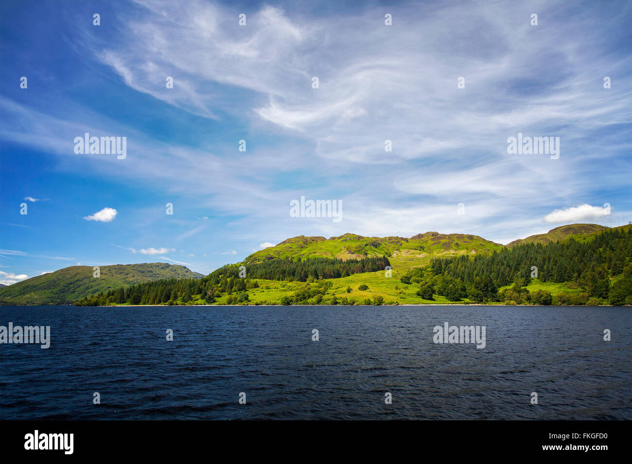 Imagen de Loch Katrine en las Highlands escocesas. Foto de stock
