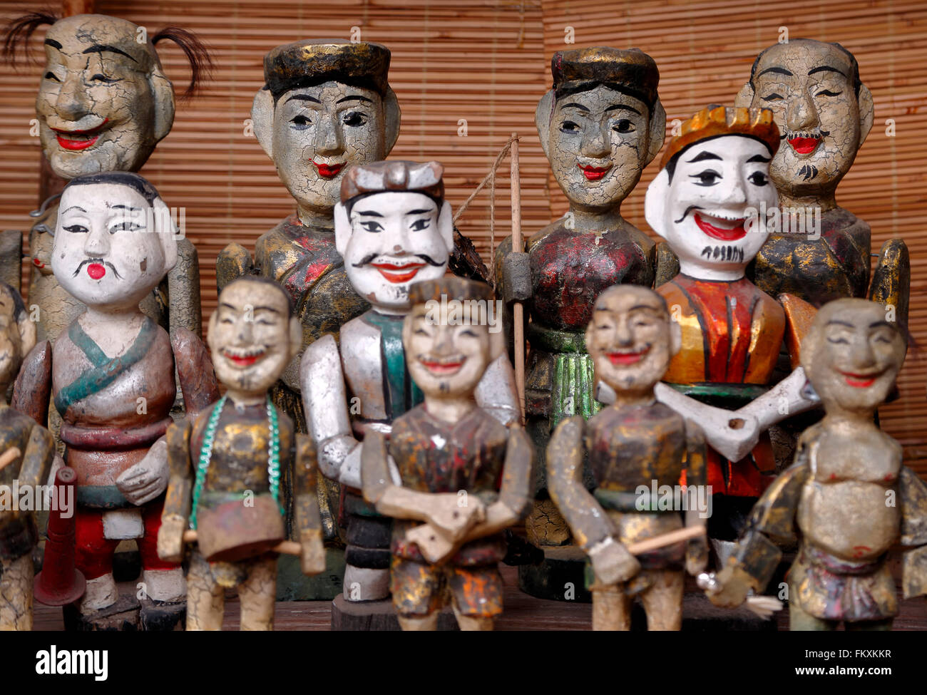 Marionetas de madera fotografías e imágenes de alta resolución - Alamy