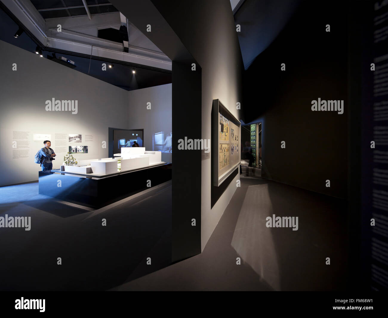 Una vista interior de la Bienal de Venecia 2014 - Pabellón Nacional Francesa. Foto de stock