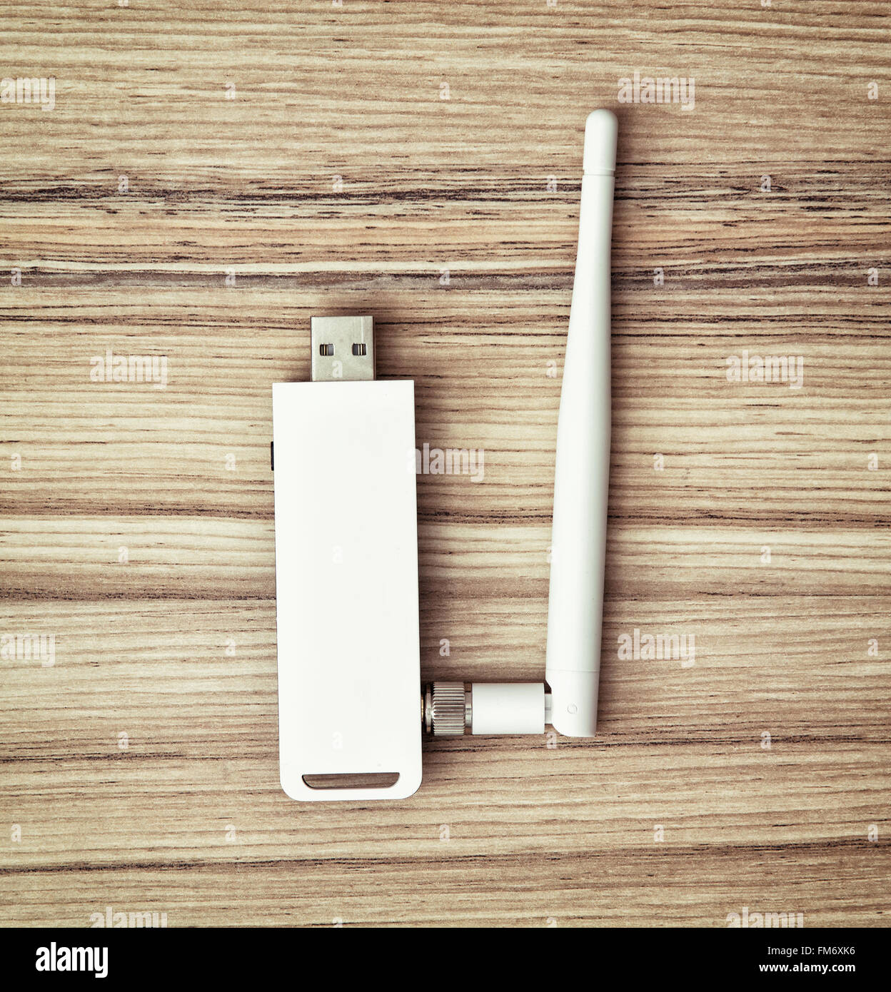 Módulo Wifi USB para PC con una antena. La tecnología de la información  Fotografía de stock - Alamy