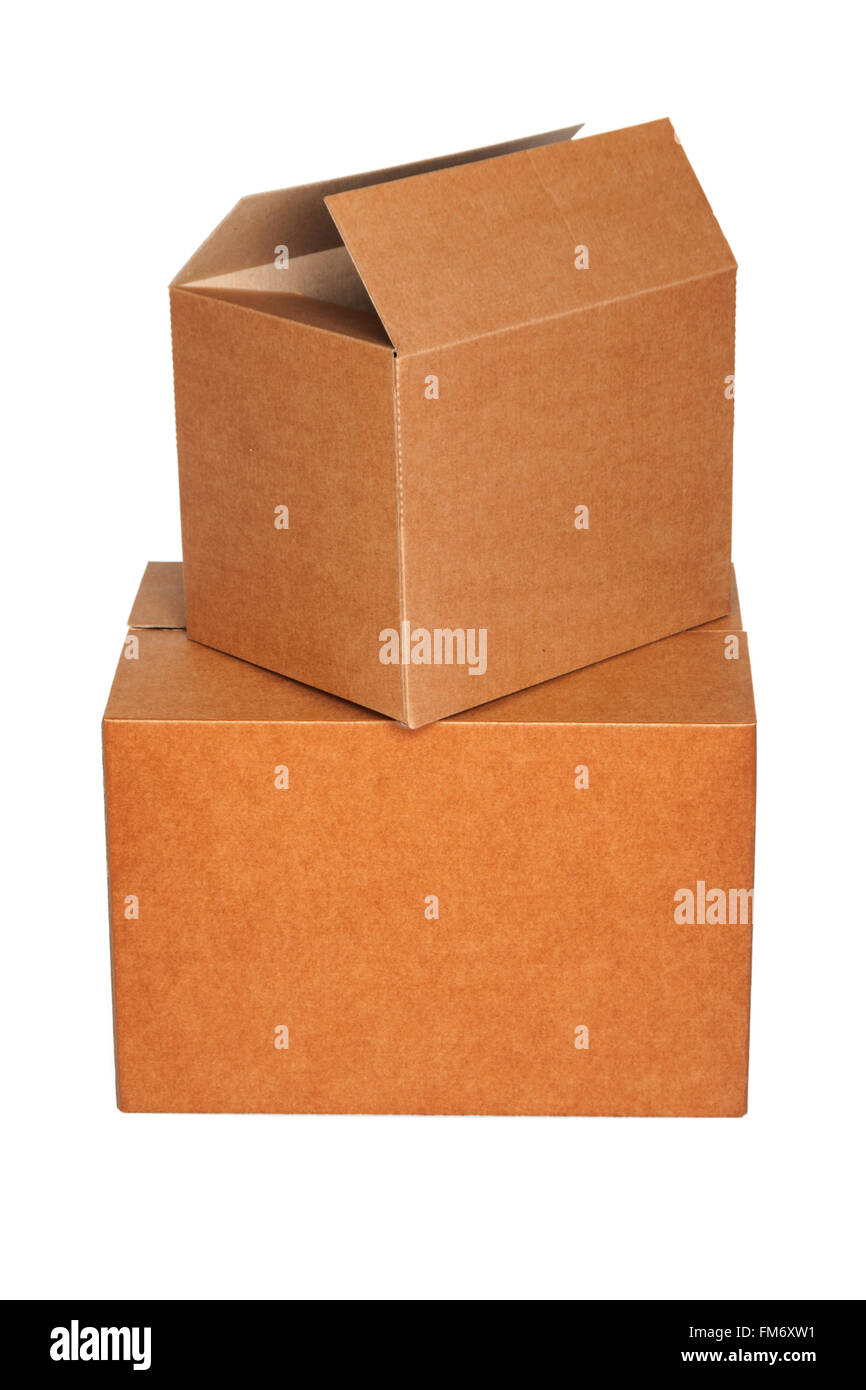 Montón de cajas aisladas sobre fondo blanco. Foto de stock