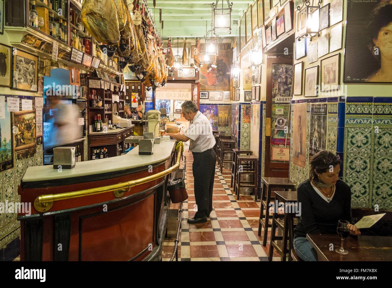 España, Andalucía, Sevilla, Barrio de Santa Cruz, el Tapas Bar Las