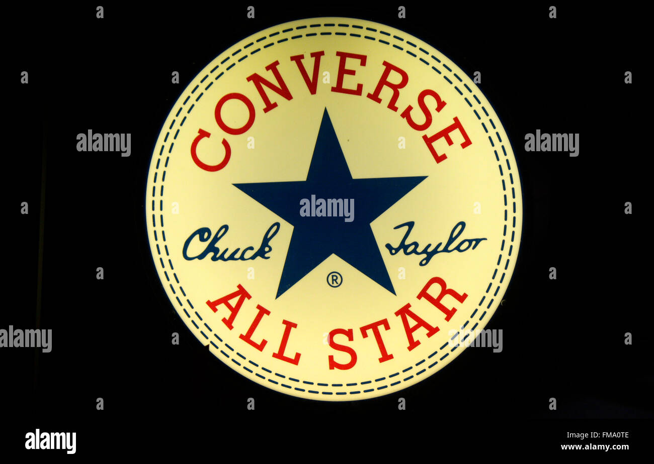Converse el logo de all star fotografías e imágenes de alta resolución -  Alamy