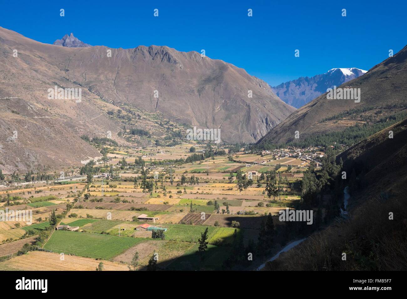 Perú, Provincia de Cusco, Valle Sagrado de los Incas, Ollantaytambo, el valle de las ruinas de la fortaleza inca Foto de stock