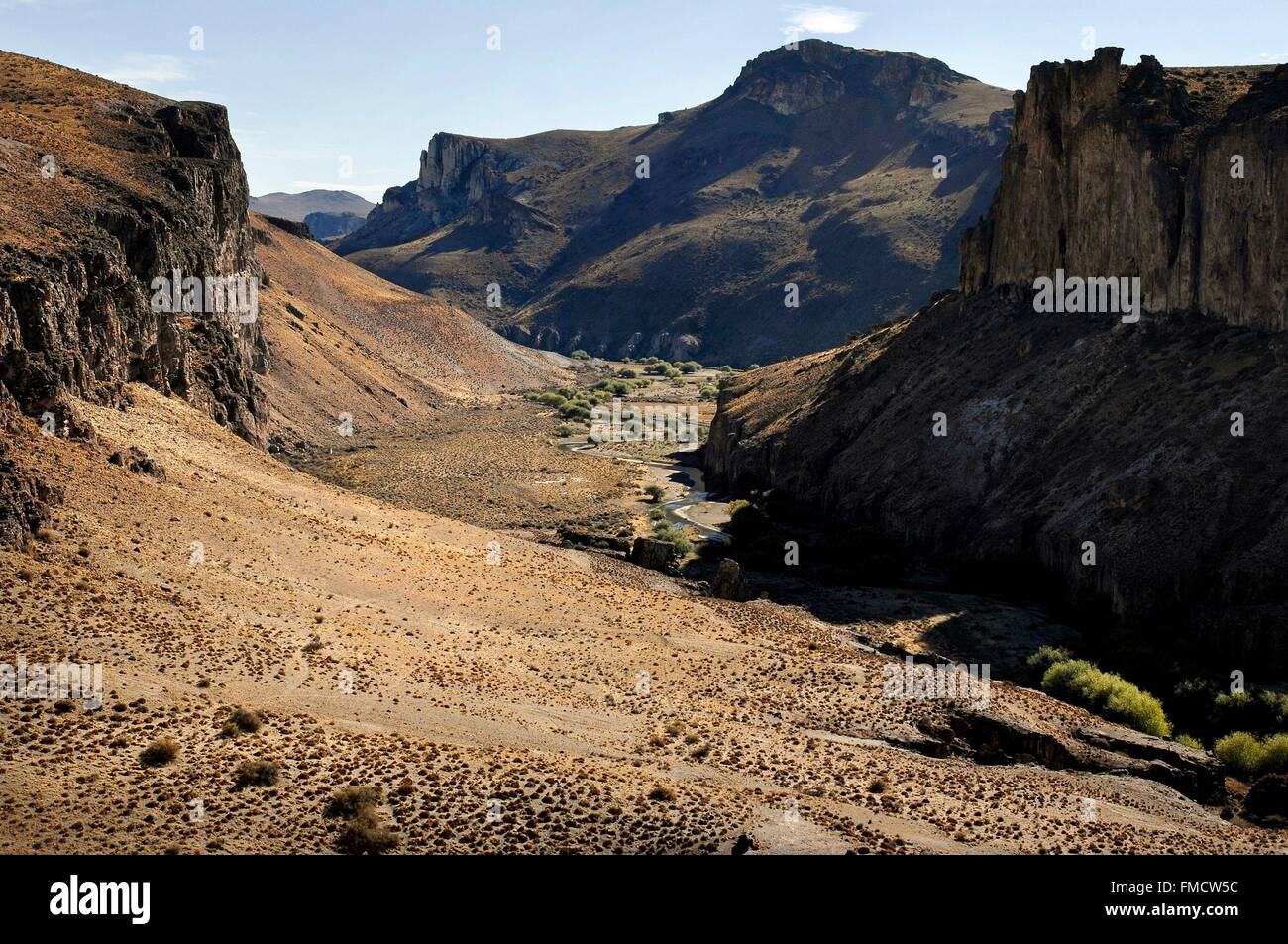 Argentina, Patagonia, provincia de Santa Cruz, Valle del Río Pinturas, el paisaje circundante. Foto de stock