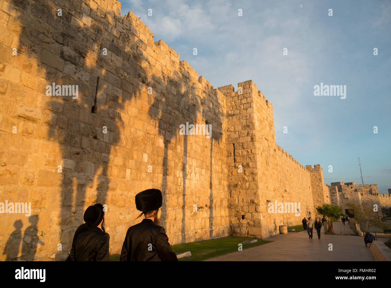 Las murallas de la ciudad antigua, paseo marítimo. Puerta de Jaffa. Ciudad Vieja de Jerusalén. Israel. Foto de stock