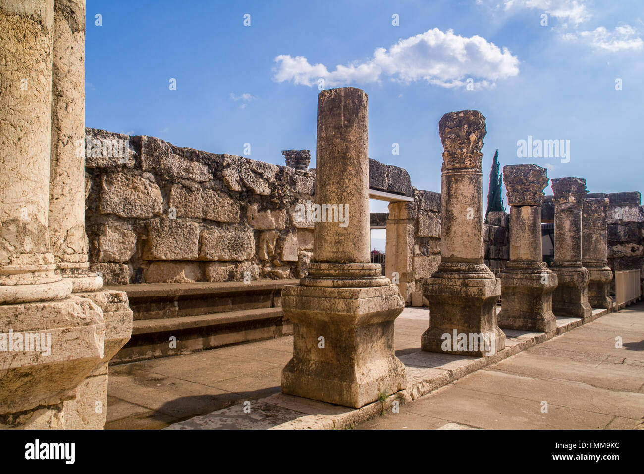 Jesús Sinagoga en ruinas de Cafarnaúm,Israel .Cafarnaúm era una aldea
