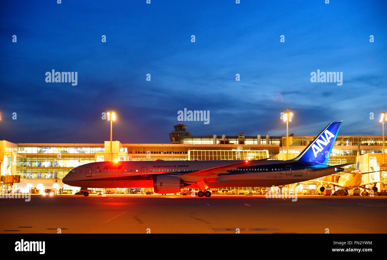 Boeing B787, B787, 8, 9, 7E7, Dream Liner, Ana, todas Nipon Airways, avión, aeropuerto, terminal 2, torre, MUC, Foto de stock