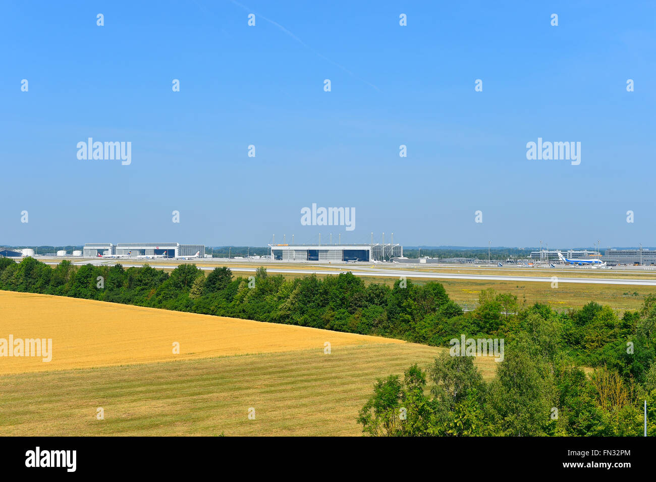 El aeropuerto de Munich, descripción, panorama, ver, hangar, pista, al sur, el aeropuerto de Munich, MUC, DEMS, el aeropuerto de Munich, Erding, Freising, Foto de stock