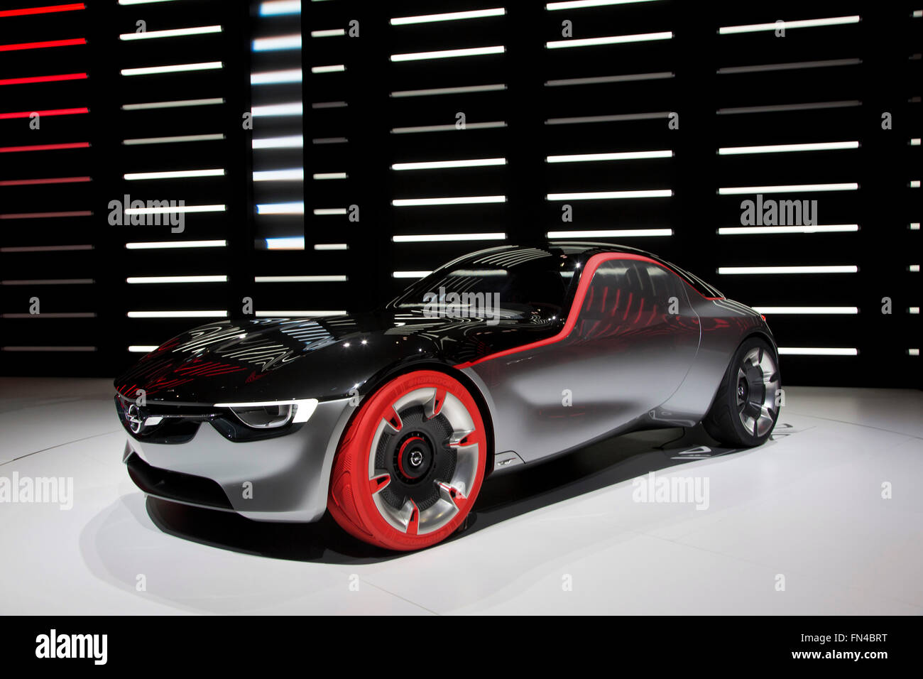 Opel GT Concept Sports Car Wheel en el Salón del Automóvil de Ginebra 2016 Foto de stock