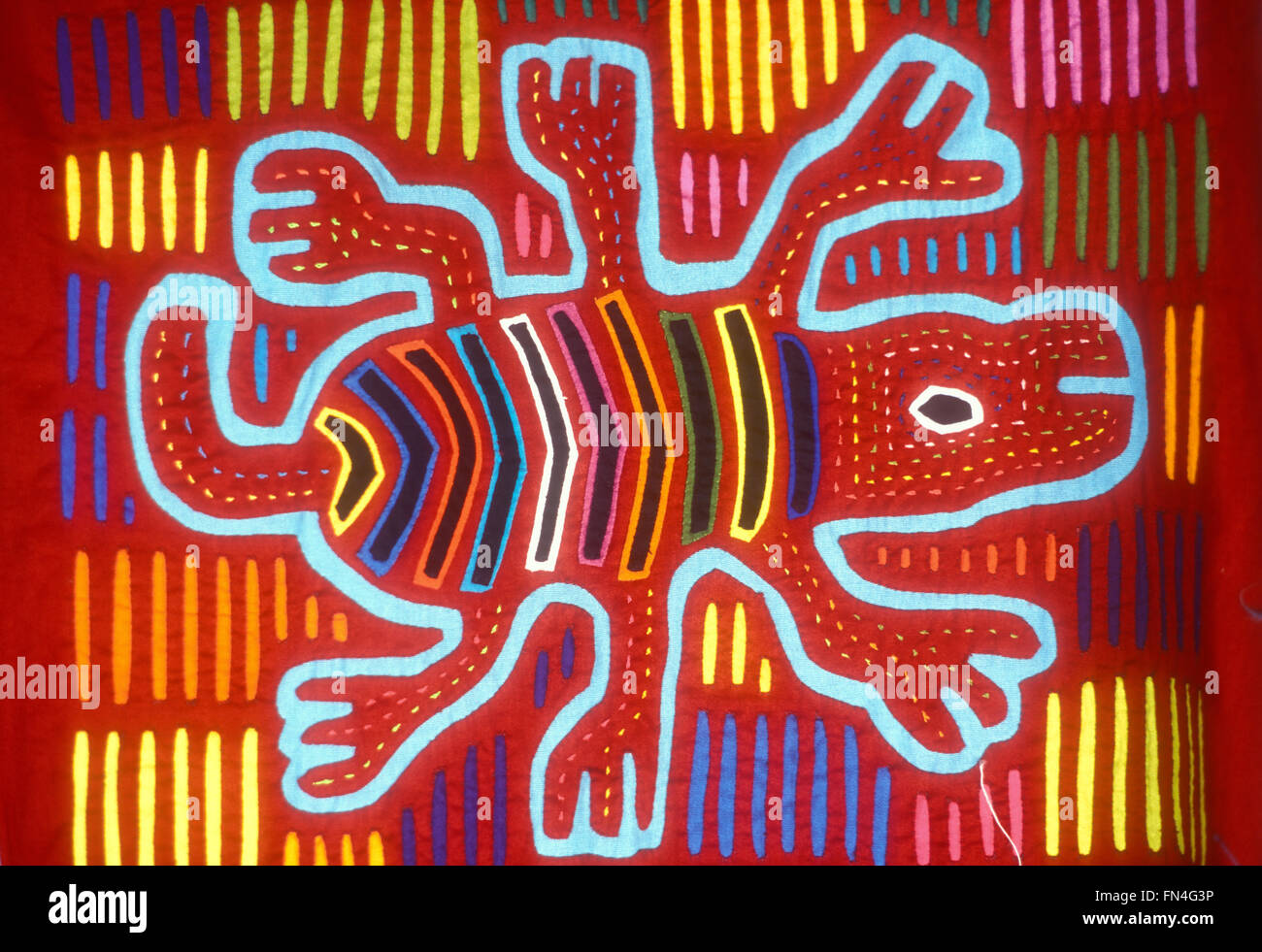 Colorido o Indios Kuna mola Kuna de las Islas San Blas, Panamá, América Central Foto de stock